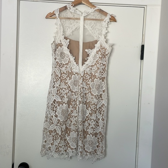Betsy & Adam Off White Lace Dress, Size 6 - Picture 5 of 8